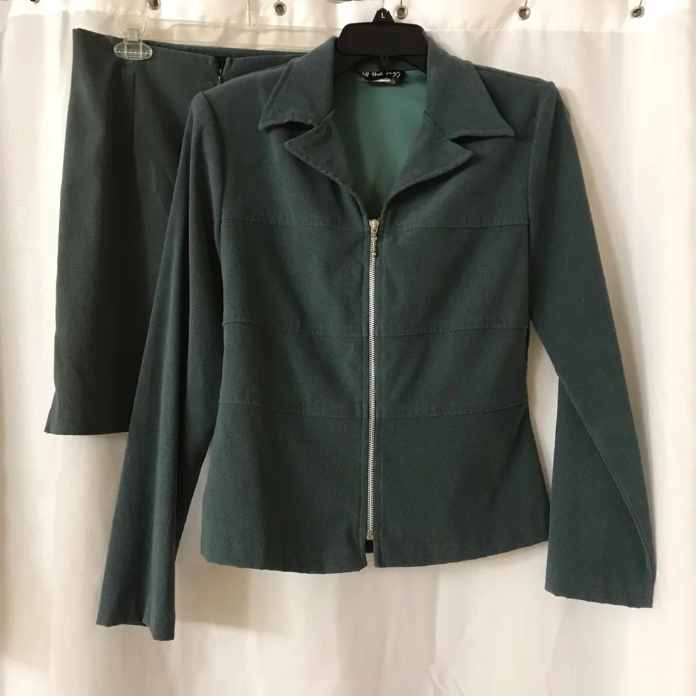 BOSS LADY!! Skirt Set with Long Sleeves Front Zip Top and with Back Zip Skirt - Picture 3 of 8